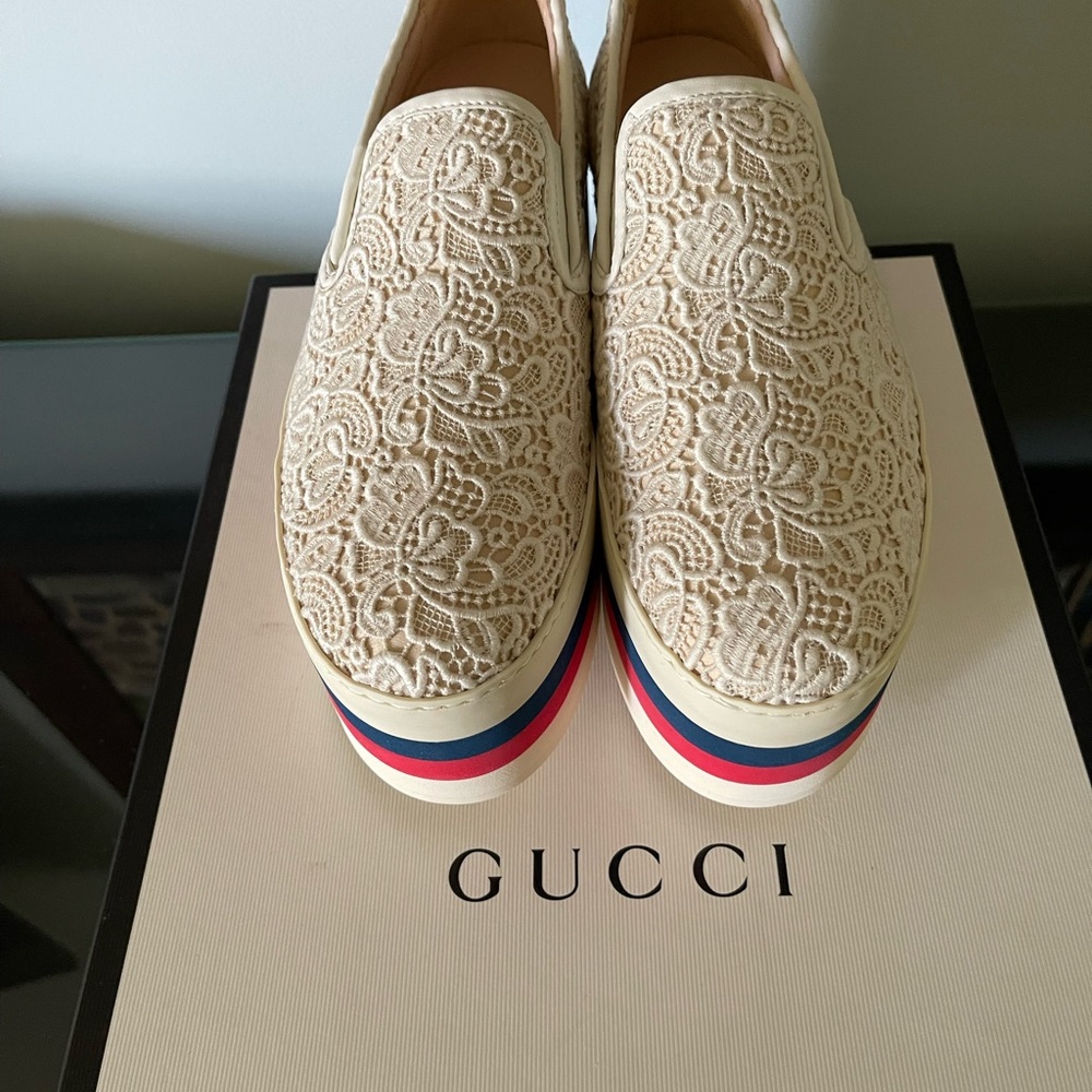 Gucci Women’s Cream Lace Floral Slip On Platform Sneaker - Sz 10 US
